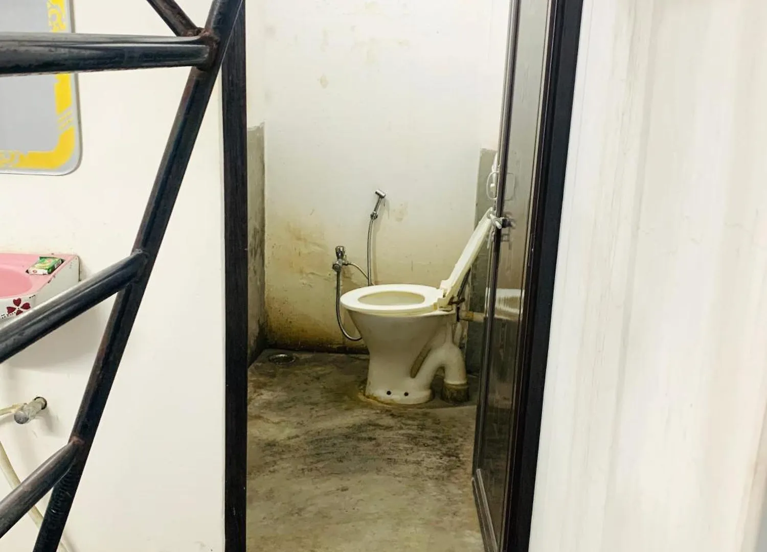 Δωμάτια σε οικογενειακή κατοικία Krishna Homes Βαρανάσι
